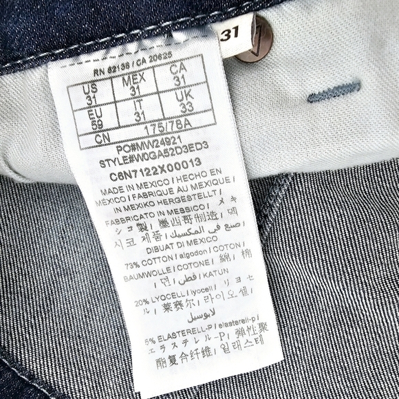 New! GUESS 1981 High Rise Belted Straight Leg Crop Distressed Raw Hem Jeans - Picture 9 of 9